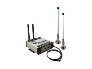 Digital Yacht 4G Xtream marine router with antennas